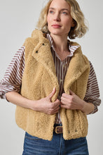 Load image into Gallery viewer, Lilla P Hooded Sherpa Vest