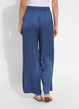 Load image into Gallery viewer, Lysse The Packable Pleated Palazzo Pant