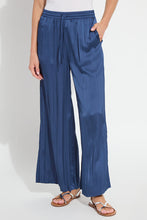 Load image into Gallery viewer, Lysse The Packable Pleated Palazzo Pant
