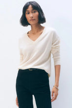 Load image into Gallery viewer, White &amp; Warren Cashmere V Neck Sweater
