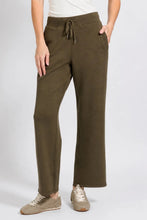 Load image into Gallery viewer, Elliott Lauren Comfort Zone Straight Leg Pant
