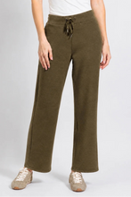Load image into Gallery viewer, Elliott Lauren Comfort Zone Straight Leg Pant
