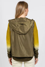Load image into Gallery viewer, Elliott Lauren Vested Interest Zip Up Vest
