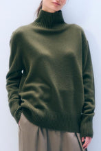 Load image into Gallery viewer, White &amp; Warren Oversized Standneck Sweater
