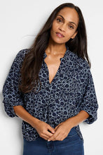 Load image into Gallery viewer, Nic + Zoe Pearl Garden Cinch Top
