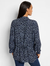 Load image into Gallery viewer, Nic + Zoe Pearl Garden Cinch Top

